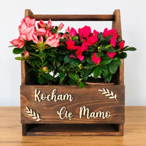 Drewniany koszyk na kwiaty „Kocham Cię Mamo” – opcjonalny grawer