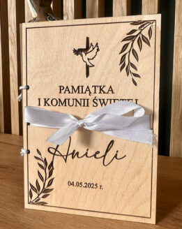 Drewniana Pamiątka Pierwszej Komunii Świętej motyw liści