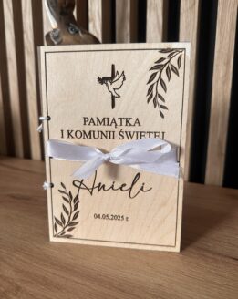 Drewniana Pamiątka Pierwszej Komunii Świętej motyw liści
