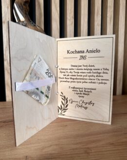 Drewniana Pamiątka Pierwszej Komunii Świętej motyw liści