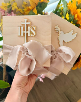 Pudełko komunijne na pieniądze IHS / Gołąbek