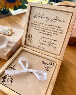 Pudełko komunijne na pieniądze IHS / Gołąbek